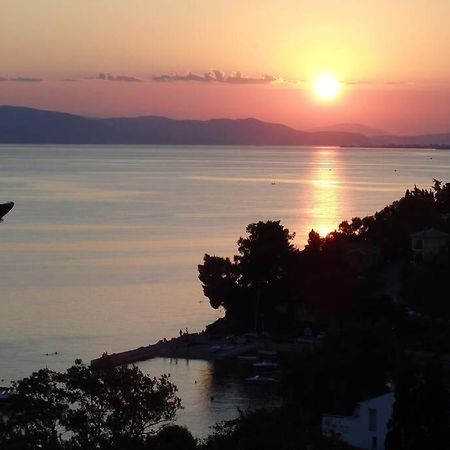 Villa ¨Με Θέα Το Ηλιοβασίλεμα¨ Áfissos Exterior foto
