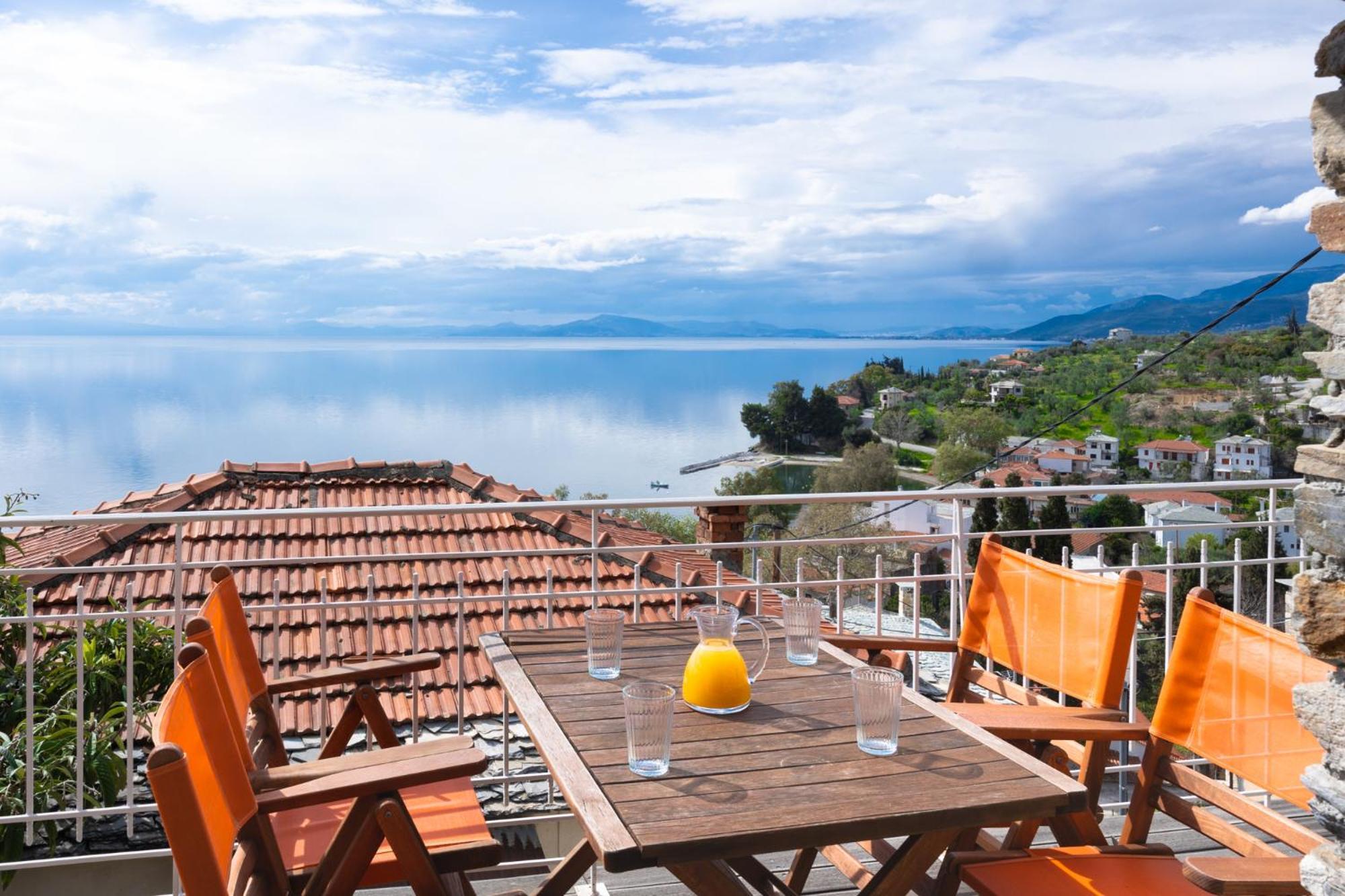 Villa ¨Με Θέα Το Ηλιοβασίλεμα¨ Áfissos Exterior foto